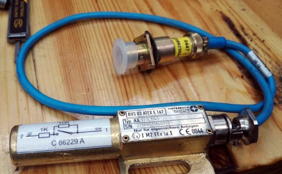 220V超波型光電開關(guān)CR-1000|220V對射式光電開關(guān)工作原理RM30-2424GH 220V超波型光電開關(guān)CR-1000|220V對射式光電開關(guān)工作原理RM30-2424GH